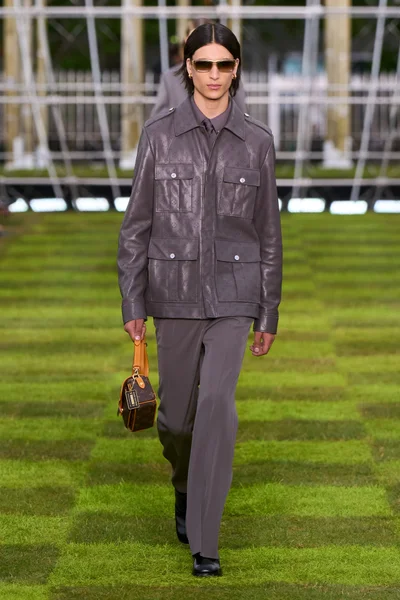 Look 44